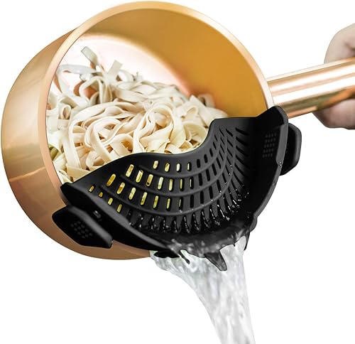 Clip on silicone pot strainer